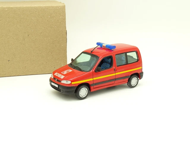 Coffret Voiture Miniature Vitesse - Peugeot Partner Break Bleu Copernic 1/43, En Boîte D'origine