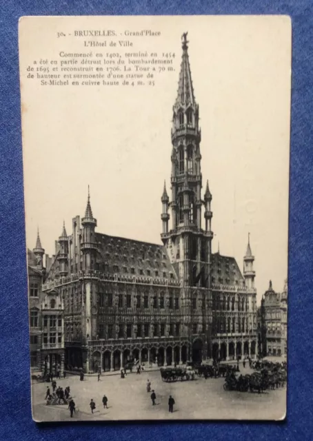 Vintage Postcard.  Bruxelles L'Hotel de Ville. Grand Place  (R)