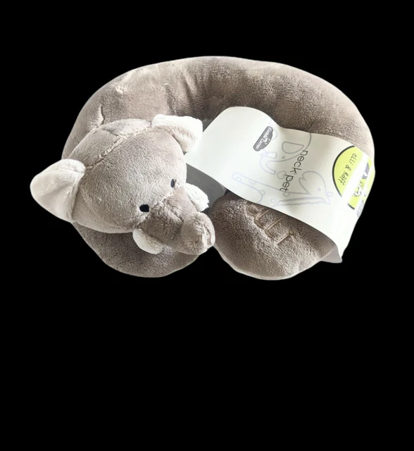 Elli bestickte Baby-Nackenkissen.