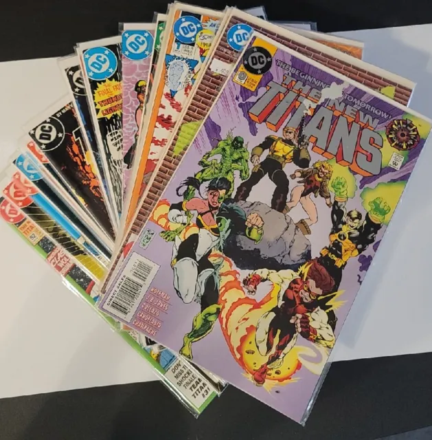 Huge Mixed Lot Of 24 Titans Comic Books