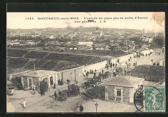 CPA Montreuil-sous-Bois, The entrance to the country through the gate of Avron, general view