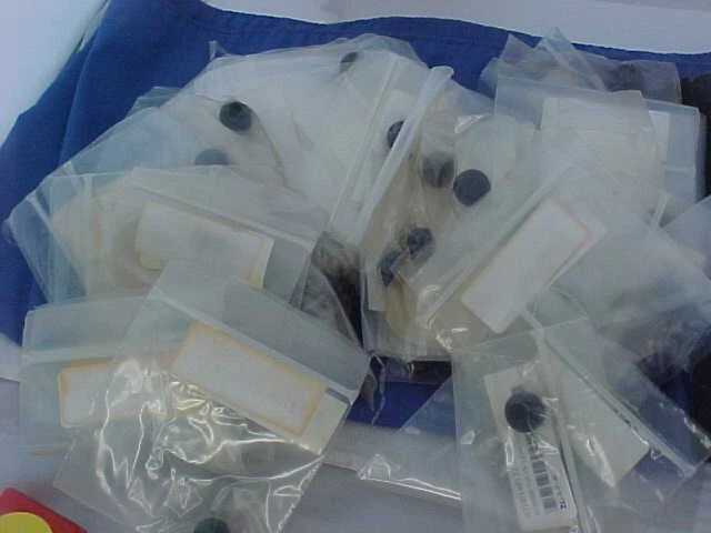 lot of 70 CHERRY BURRELL VA300  KM260 FREEZER RUBBER VALVES 07HP149122 SJ