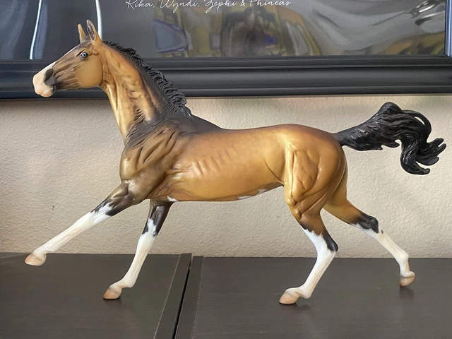 Breyer Premier Club SR Altynai With Box, COA And bag (Not Pictured)!  Nice!