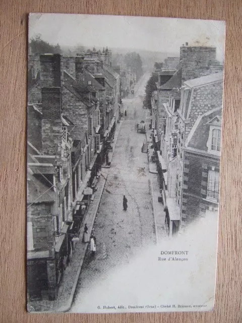 Cpa Domfront (61 Orne) Rue D'alencon. Voyagee 1905.