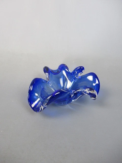 Pequeño Florero Azul En Cristal de Murano Diseño A Hoja