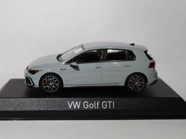 VW Golf GTI série 1 - Véhicule Miniature - Modèle à l'échelle - Volkswagen  - Echelle 1/43 - Grise : : Jeux et Jouets