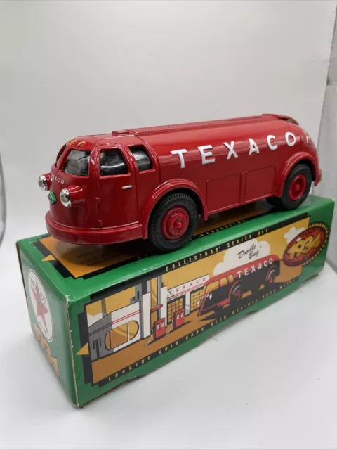 1934 TEXACO DIAMOND T TANKER “DOODLE BUG” Truck COIN BANK SERIES #11 ERTL