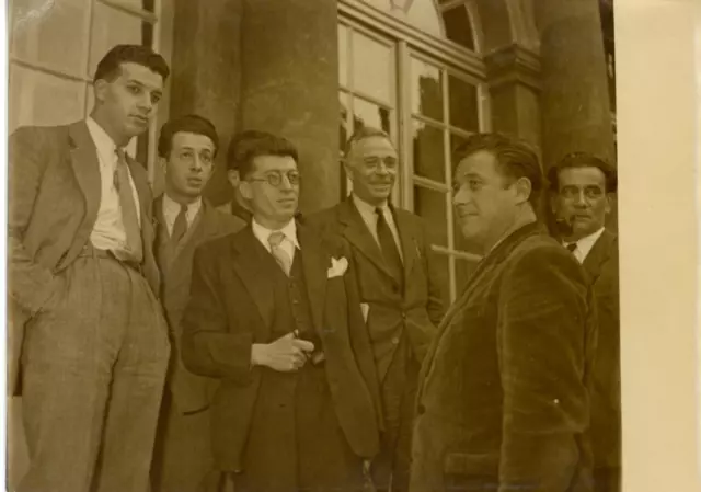 Paris, Robert Lacoste reçoit la délégation de la fédération nationale du sous-so