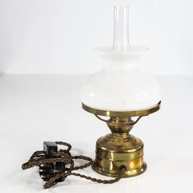 Petroleumlampe - Kosmosbrenner - Glasschirm Milchglas