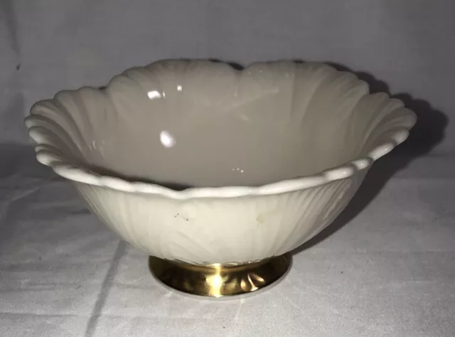Lenox "DORIAN" Ivory 4.5" Bowl Leaf Design. Scalloped Edge Gold Trim Footed Base