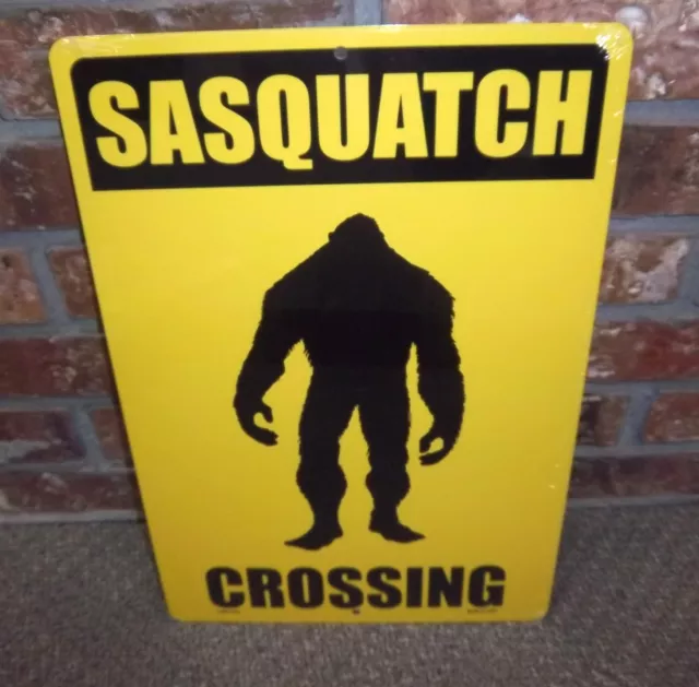 LARGE 18 x 12 inch "Sasquatch Crossing" Novelty Bigfoot Metal Sign, AWESOME