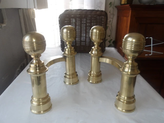 Ancienne grande paire de chenets en bronze. Tete boule .  XVIII EME XIX EME. TBE 2