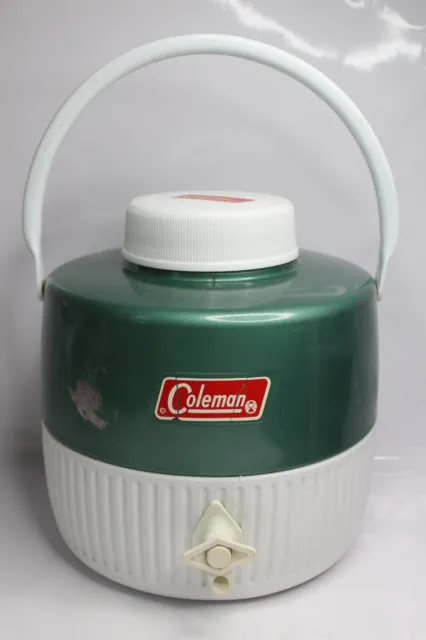 Vintage 1972 Coleman Jug Cooler Green Metal/Plastic 1 Gallon Water Thermos W Cup