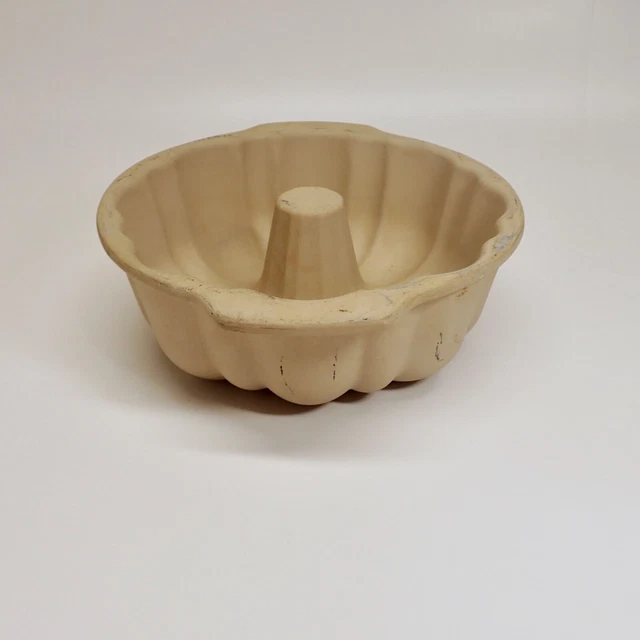 Pampered Chef Family Heritage Stoneware 10" Fluted Pan Bundt Cake Mold USA #1440 Pampered Chef Family Heritage Stoneware 10" Fluted Pan Bundt Cake Mold USA #1440