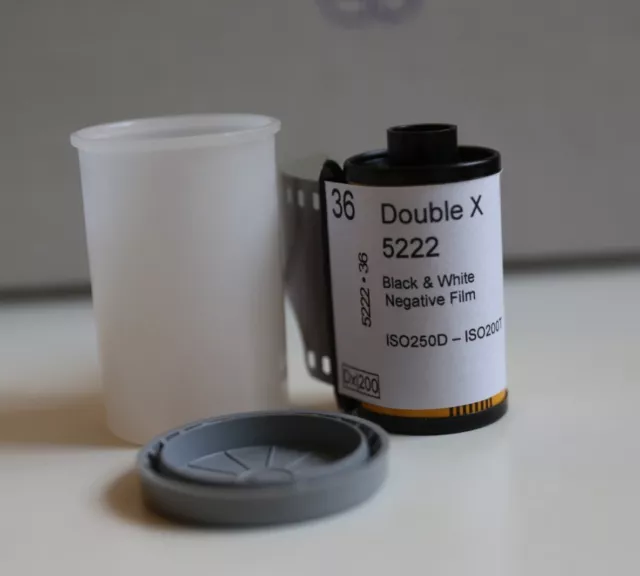 KODAK EASTMAN DOUBLE-X 5222 B&W Negative Film (1x 35mm Roll Film