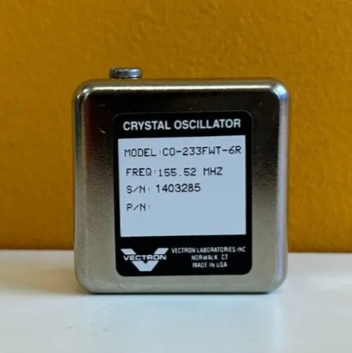 Vectron CO-233FWT-6R 155.52 MHz, 3.0 ppm, 15 V, SMA (F) Crystal Oscillator. New!