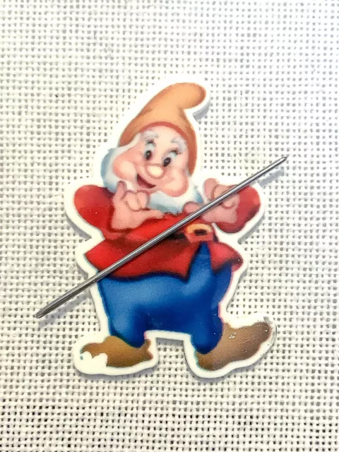 Happy dwarf needle minder Needle Keeper, Corner Cover fridge magnet