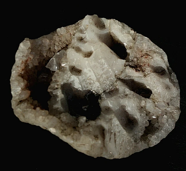 Mineralien Edelstein Sammlung Druse Quarz Geode 6x4,5x3,5 cm, 73 Gramm