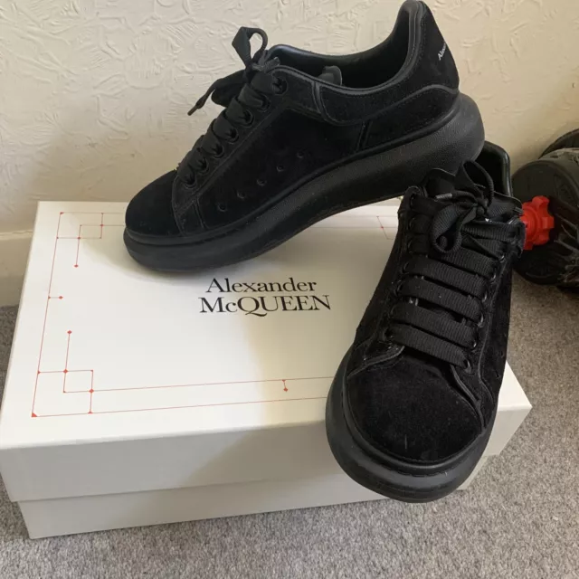 Alexander mcqueen tutte nere shop