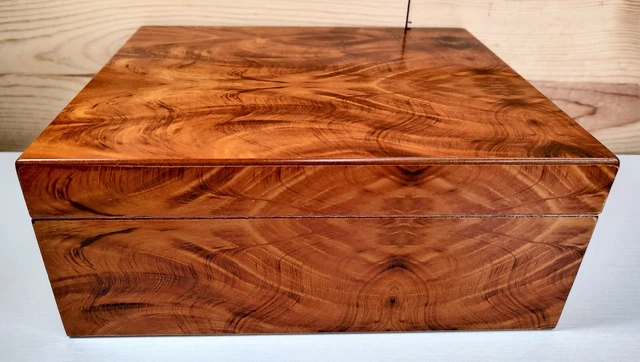 Quality Importers Wood Humidor  10.25" x 8.75"x 4.25" New
