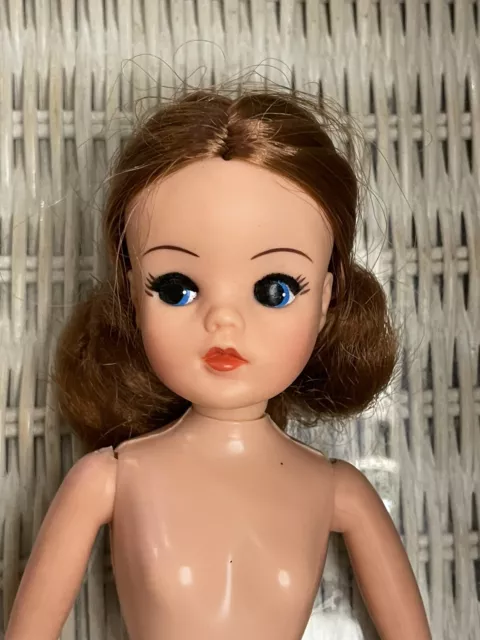 Poupee-vintage-pedigree-Sindy-033055X-cheveux-originaux-Auburn.webp