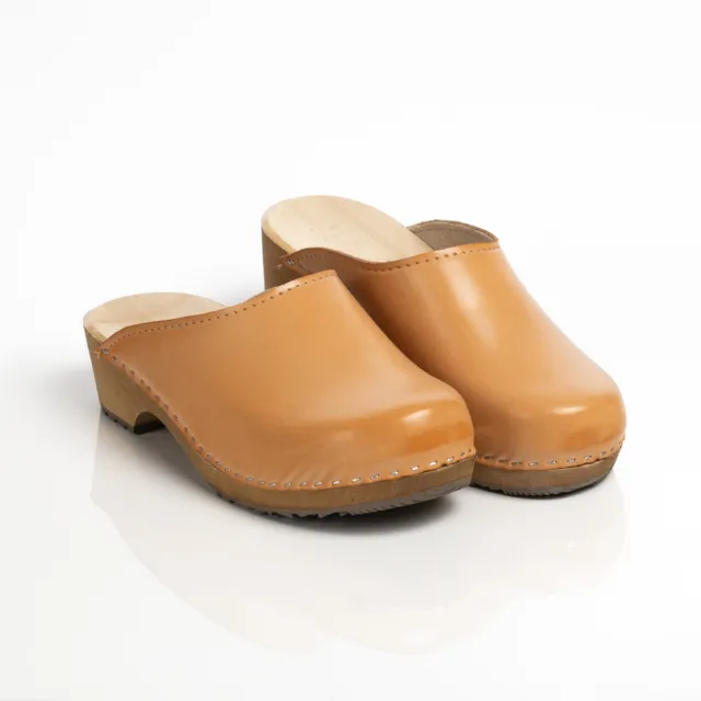 Wooden clogs with brown vegan leather and real wooden sole for women and men