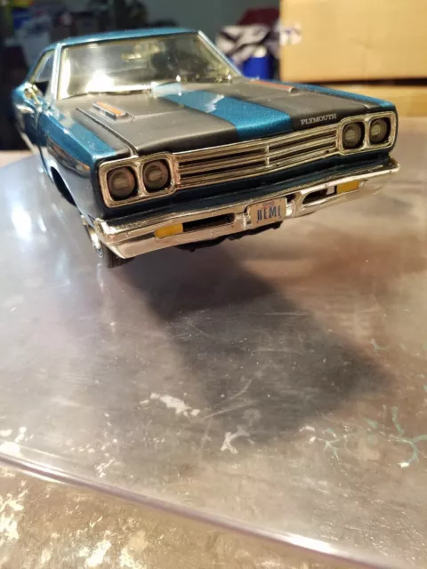 Ertl American Muscle 1/18 blue 1969 Plymouth Hemi RoadRunner