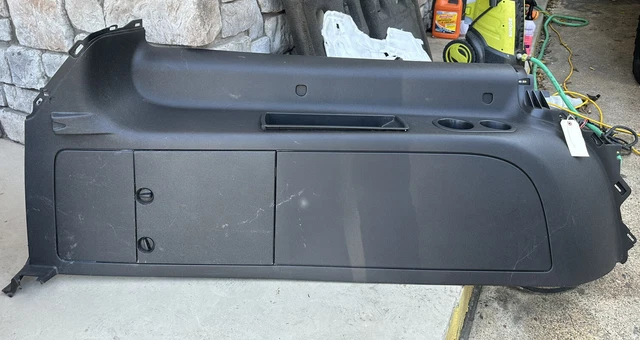 07-13 Chevy Suburban Lower Right Quarter Trim P/N 15926902