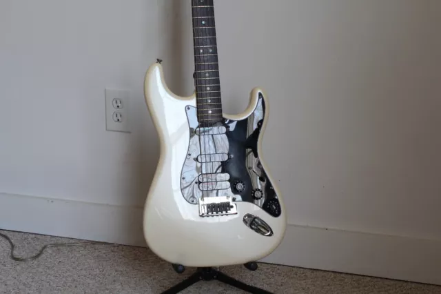 Modified 2008  American Fender Deluxe Stratocaster, HSS Setup.