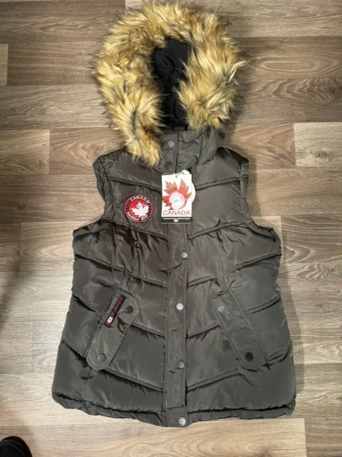 Canada Weather Gear Womens Green Puffer Vest Size Large New Smoke Free Home