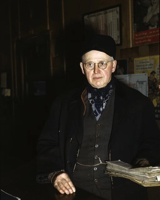 Conductor at Proviso yard Chicago & North Western Railroad 1942 Photo Print