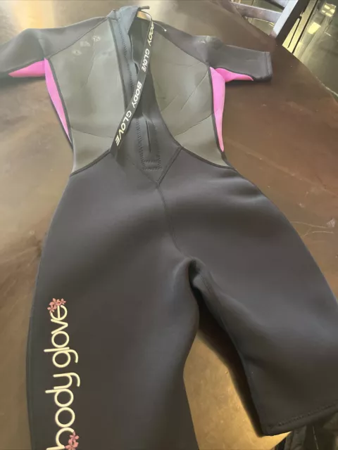 Body Glove Pro 3 Womens Short Shorty Wetsuit 2.1 mm Size 5/6 Flowers Gray Pink