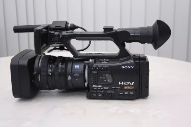 Sony HVR-Z7E low Hour hdv dvcam professional  camcorder with Sony hvr-mrc1 unit