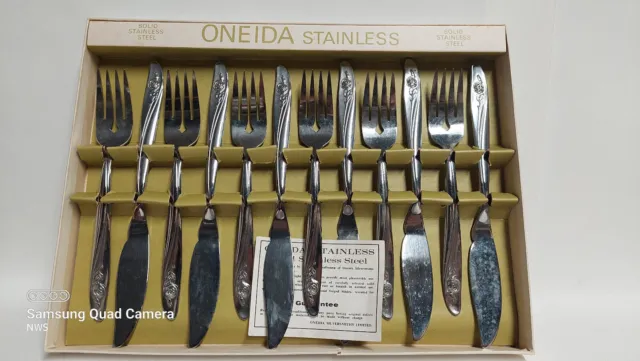 Vintage Oneida Stainless Steel Fish Eaters  Cutlery New in box 12 piece set