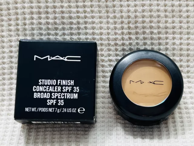 MAC Studio Finish SPF 35 Concealer in NC30 Golden Beige 7g /.24oz NIB