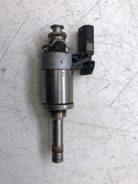 Volkswagen Golf VII 2015 Essence Injecteur de carburant 04E906036E 90kW DEU18952