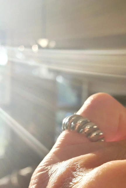 Retired James Avery Ribbed Dome Ring Size 5.5 NEAT Ring! Sterling Slvr w/JA Box!