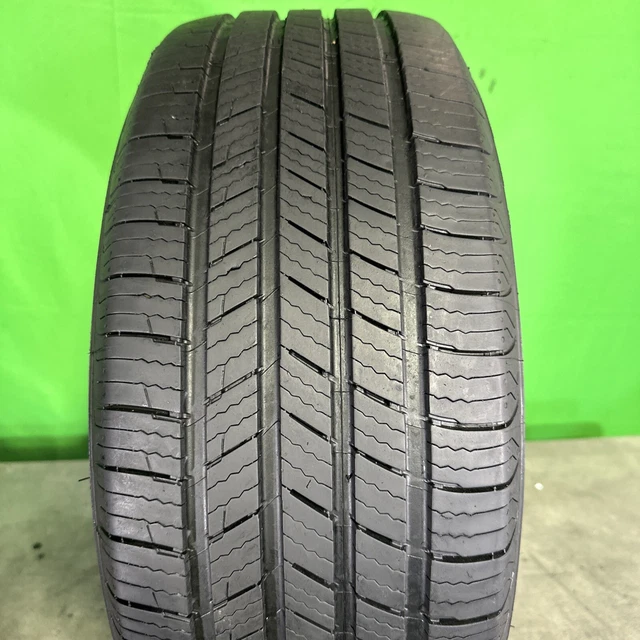 Single,Used-235/50R17 Michelin Defender T+H 96H 9/32 DOT 2421