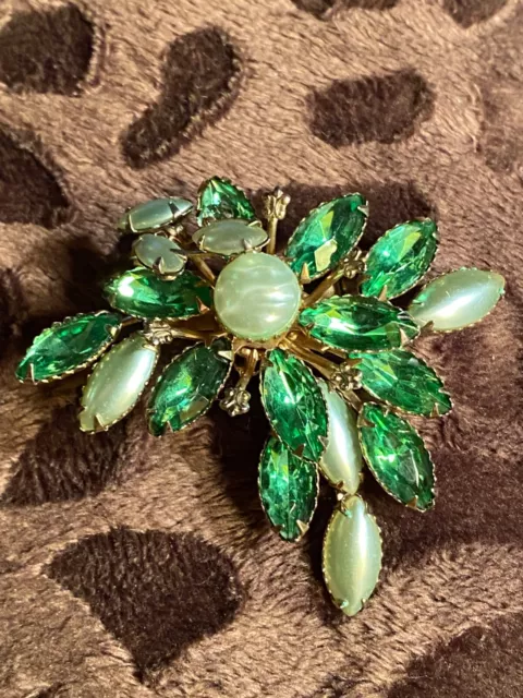 Vintage Gold Tone Stunning Prong Green Rhinestone Flower Pin Brooch 2 3/4"