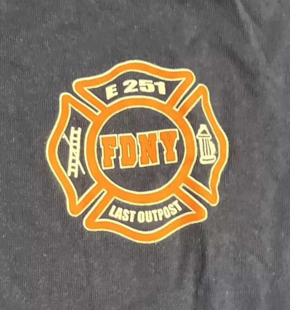 FDNY Engine 251 T-Shirt Size L “Last Outpost” Queens