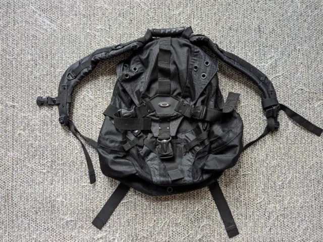 vintage OAKLEY backpack ICON PACK black tactical 2