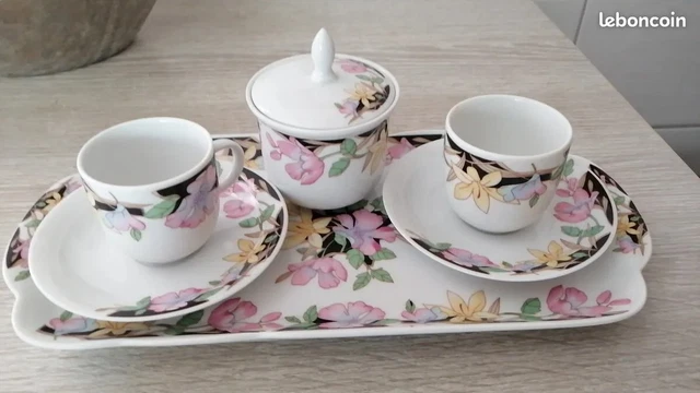 Service à café. Porcelaine de Limoge. 