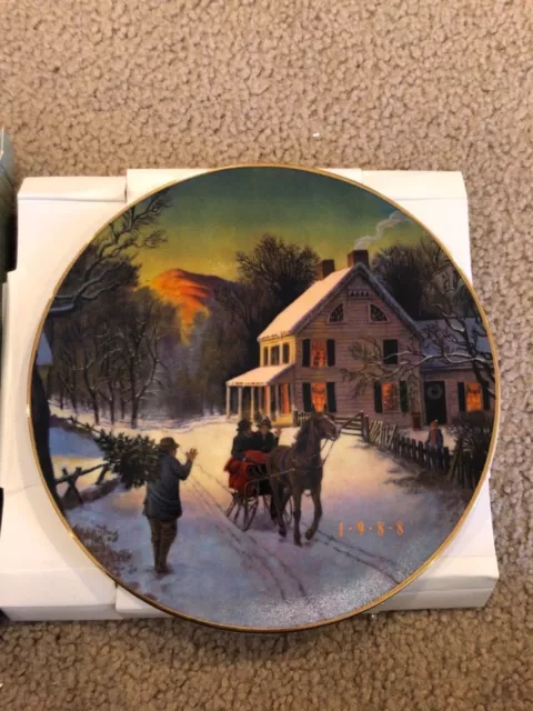 Home For The Holidays 1988 Christmas Plate AVON Fine Collectables