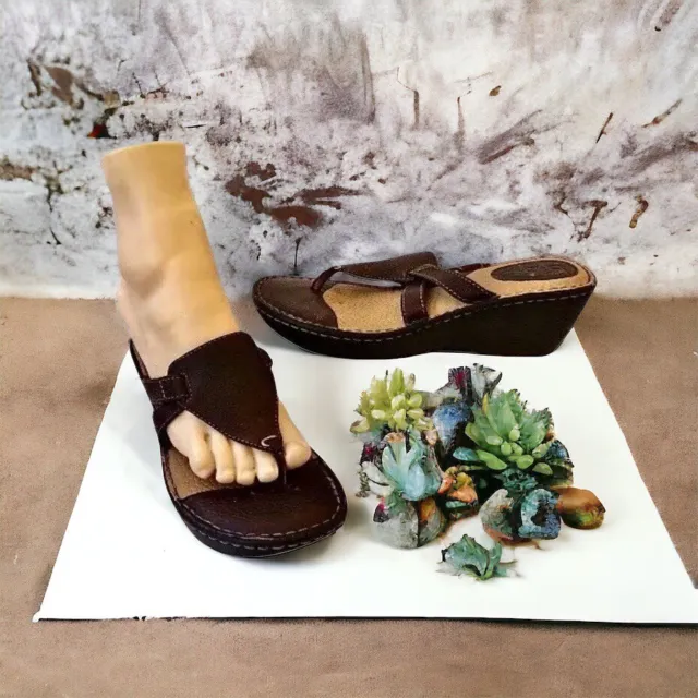 BOC Born Concept Thong Leather Sandal Brown Wedge Womens 9
