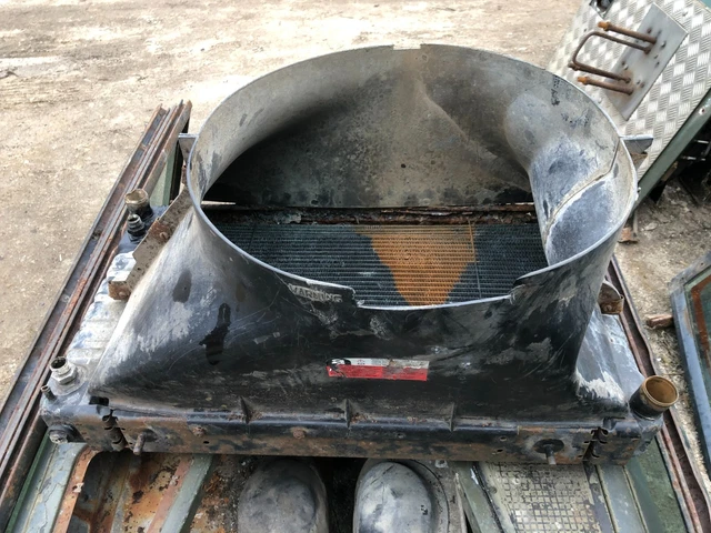 LAND ROVER DEFENDER - Radiator and cowling to suit 2.5 N/A diesel ...