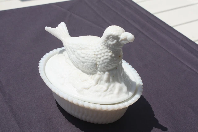 Vintage milk glass bird covered jar split rib base with berry in beak 5 1/2 in
