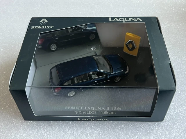 UNIVERSAL HOBBIES Renault Laguna II Estate Privilege Bleu 1/43 Voiture Miniature