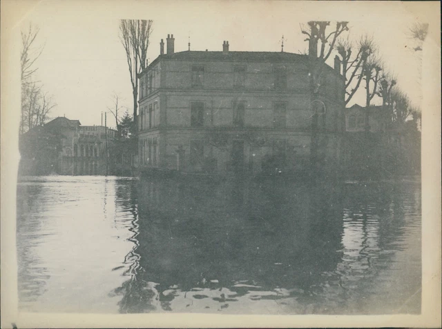 France, Nogent-sur-Marne, Inondations, 1910, Vintage silver print vintage silver