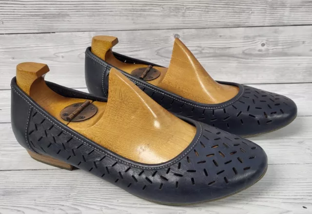 Clarks ladies shoes size 6.5 2025