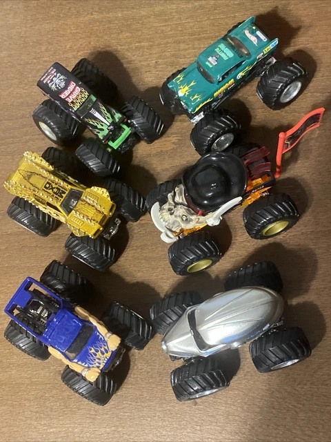 Hot Wheels DC Comics HDG89-956M Lot de 5 véhicules moulés sous pression Batman Mix 4 2024